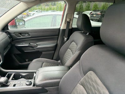 2023 Nissan Pathfinder SV