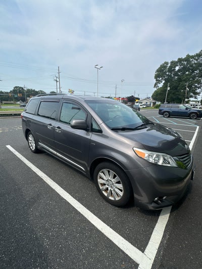 2017 Toyota Sienna XLE