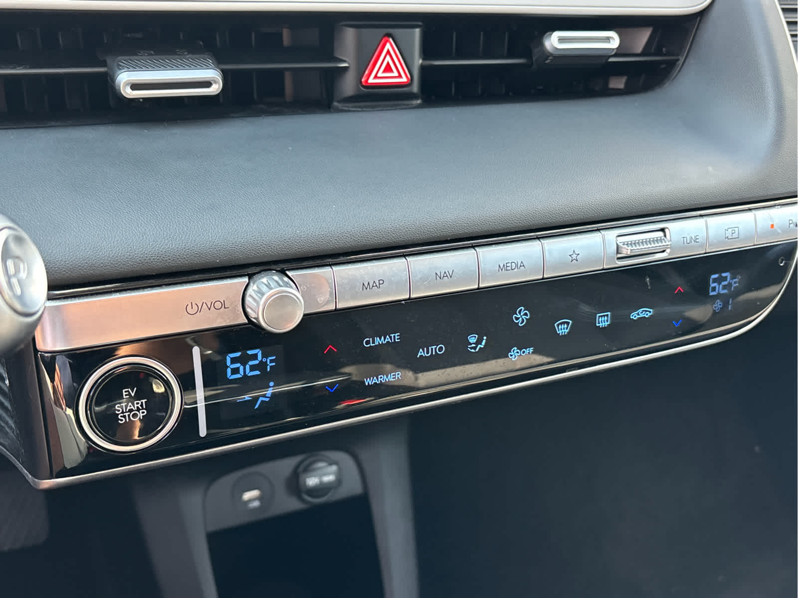 2024 Hyundai IONIQ 5 SE