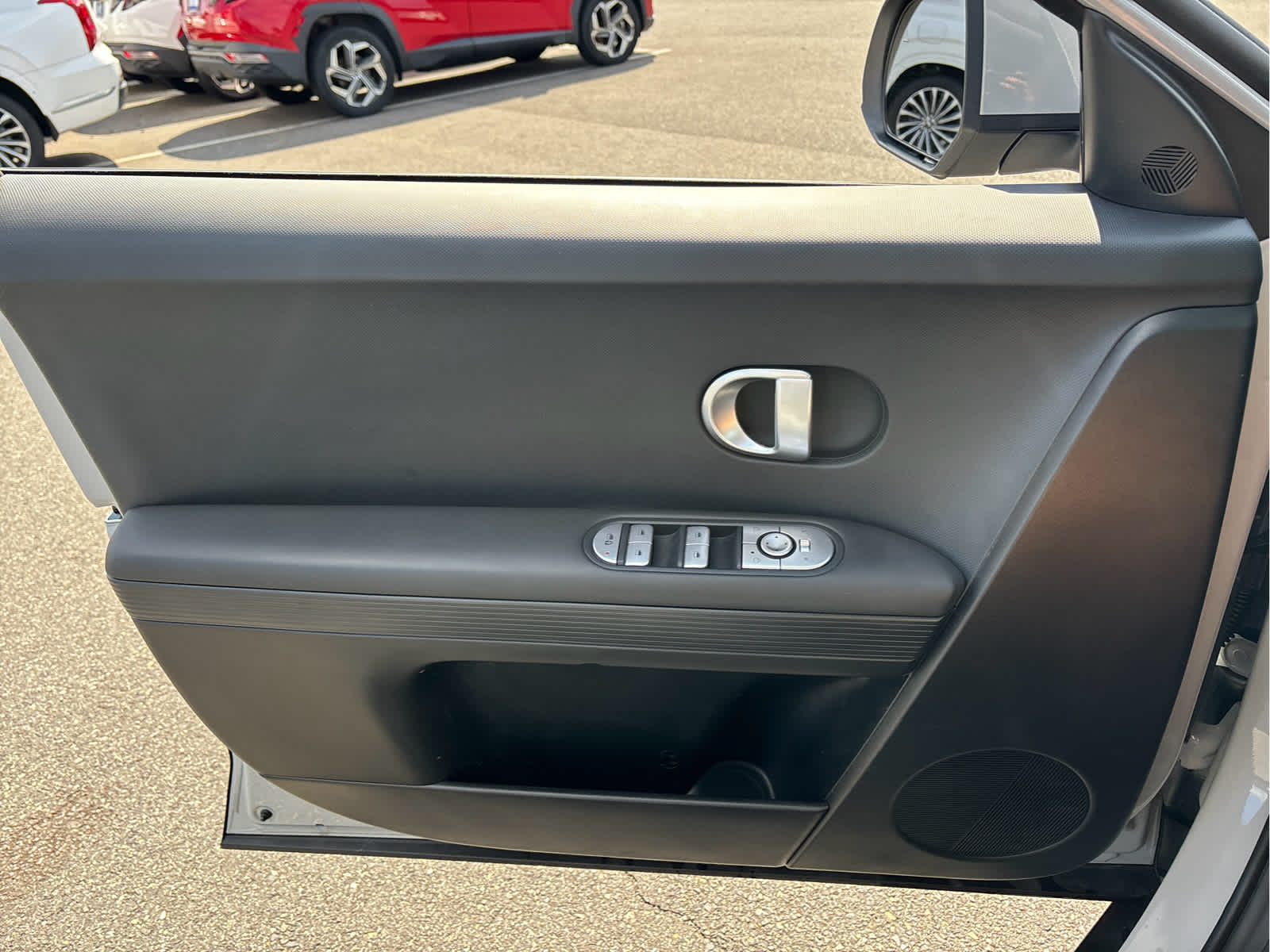 2024 Hyundai IONIQ 5 SE