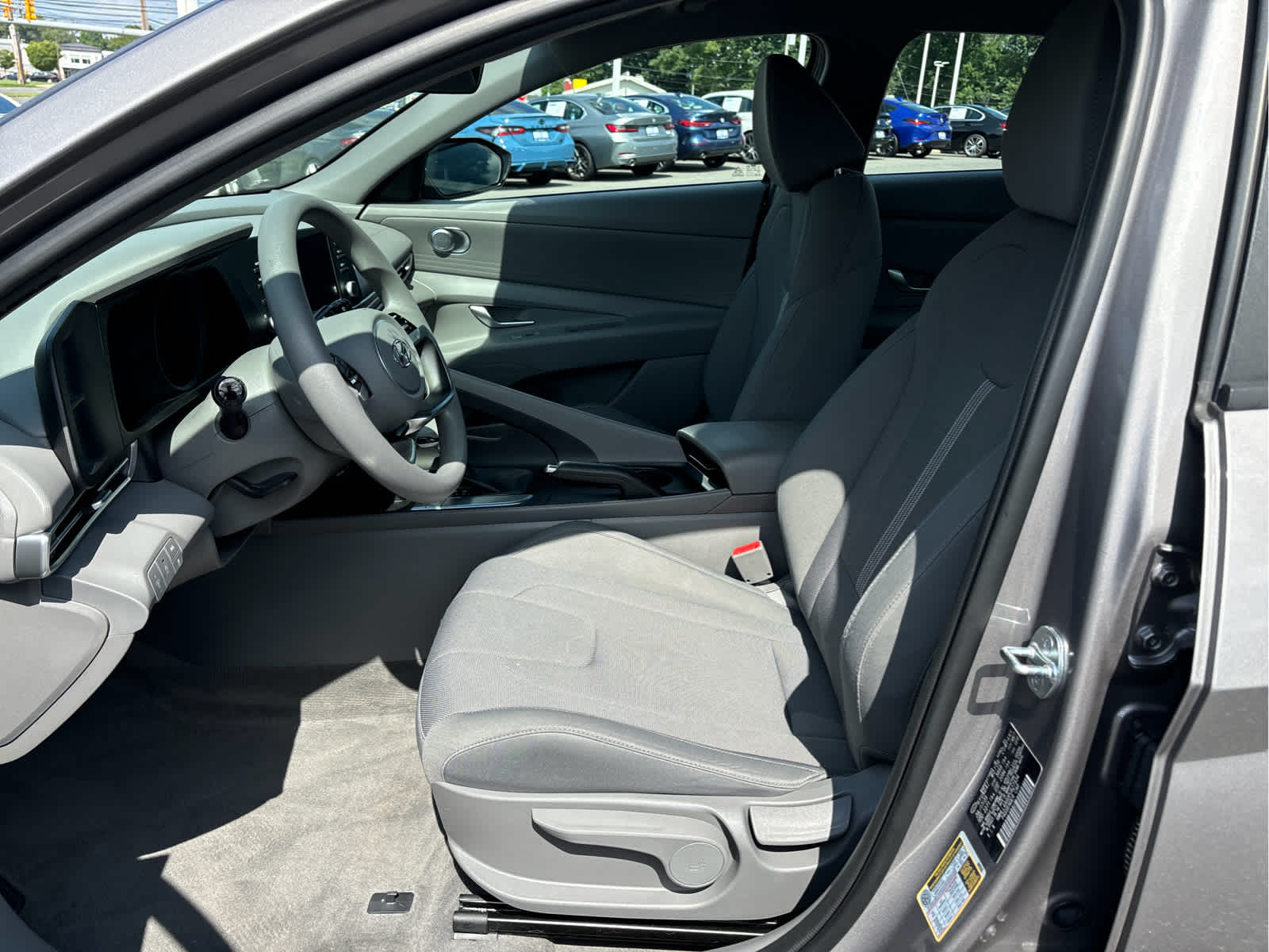 2023 Hyundai Elantra SE