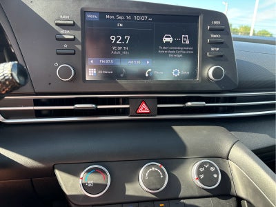 2023 Hyundai Elantra SE