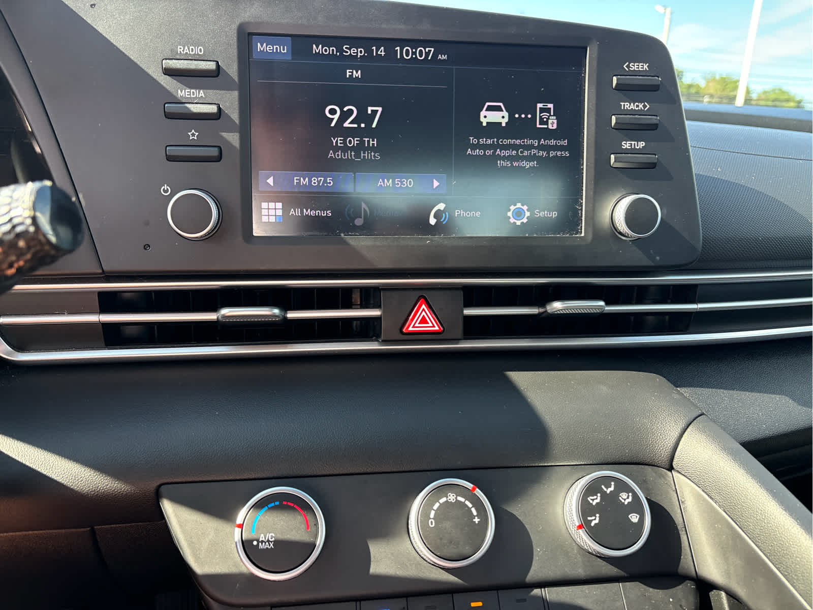 2023 Hyundai Elantra SE