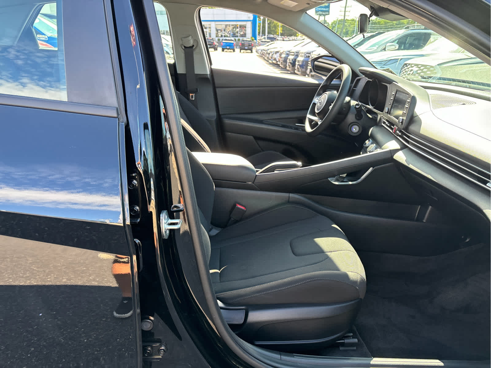 2023 Hyundai Elantra SE