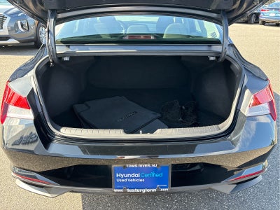 2023 Hyundai Elantra SE
