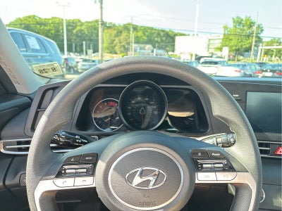 2023 Hyundai Elantra SE