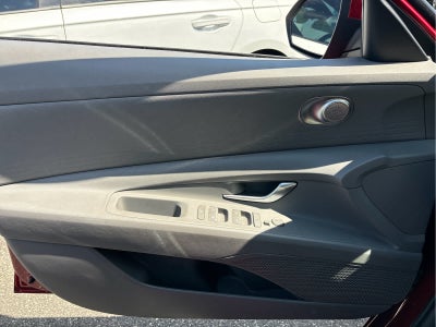 2023 Hyundai Elantra SE