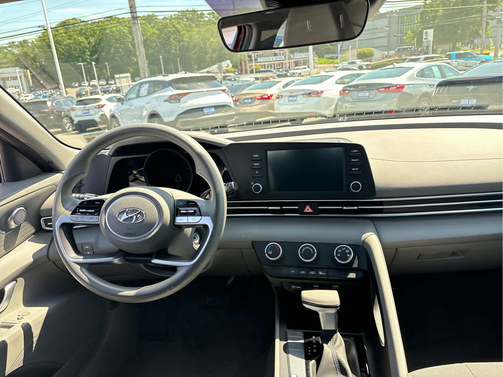 2023 Hyundai Elantra SE