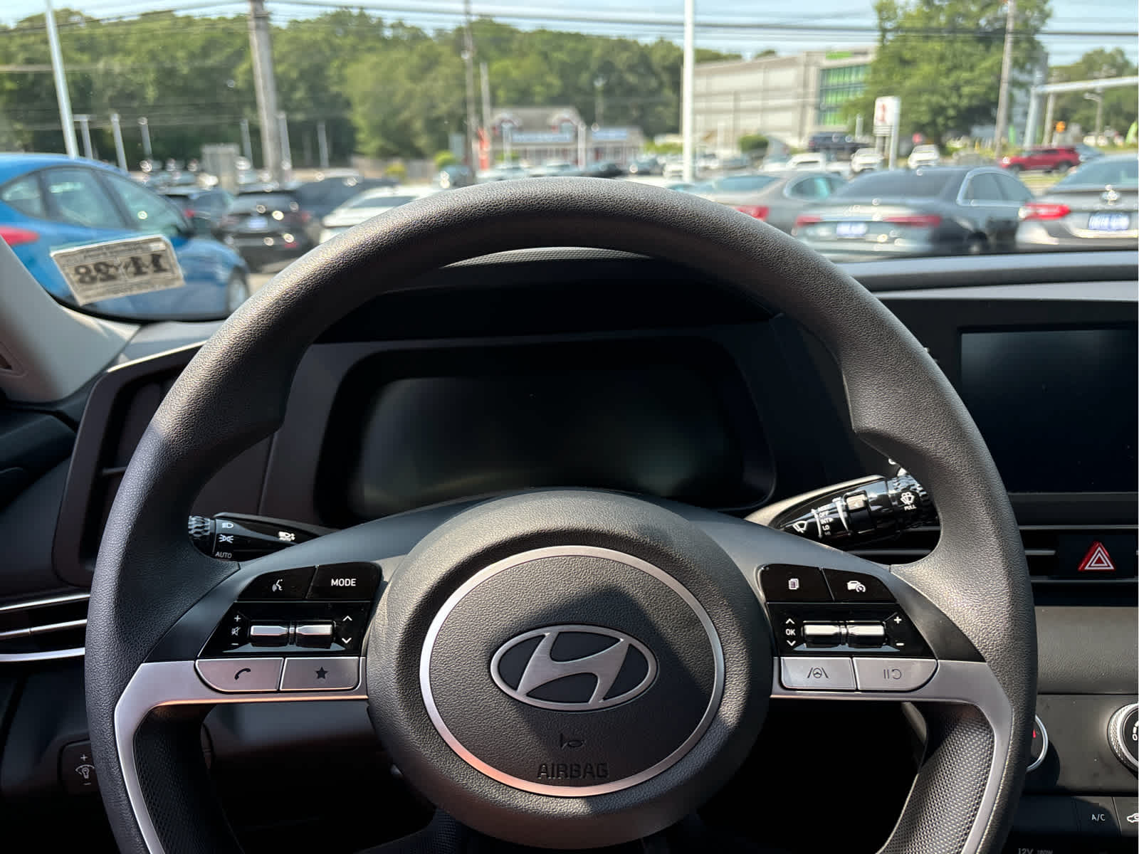 2024 Hyundai Elantra SE