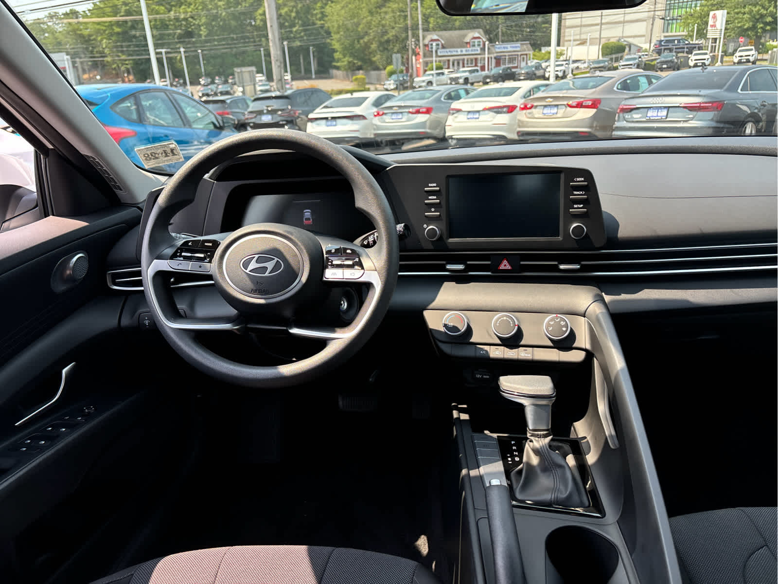 2024 Hyundai Elantra SE