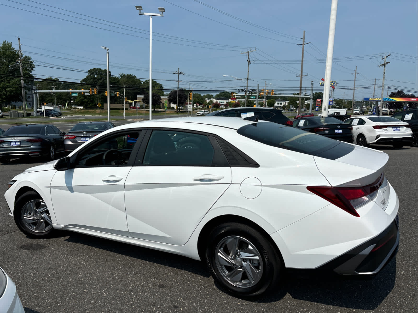 2024 Hyundai Elantra SE
