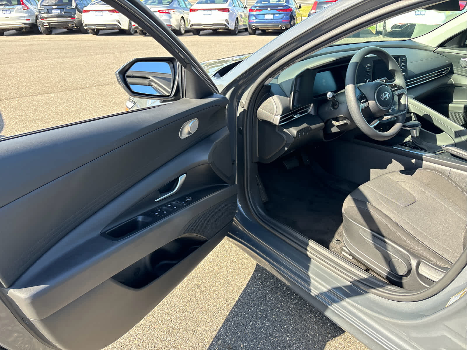 2024 Hyundai Elantra SE