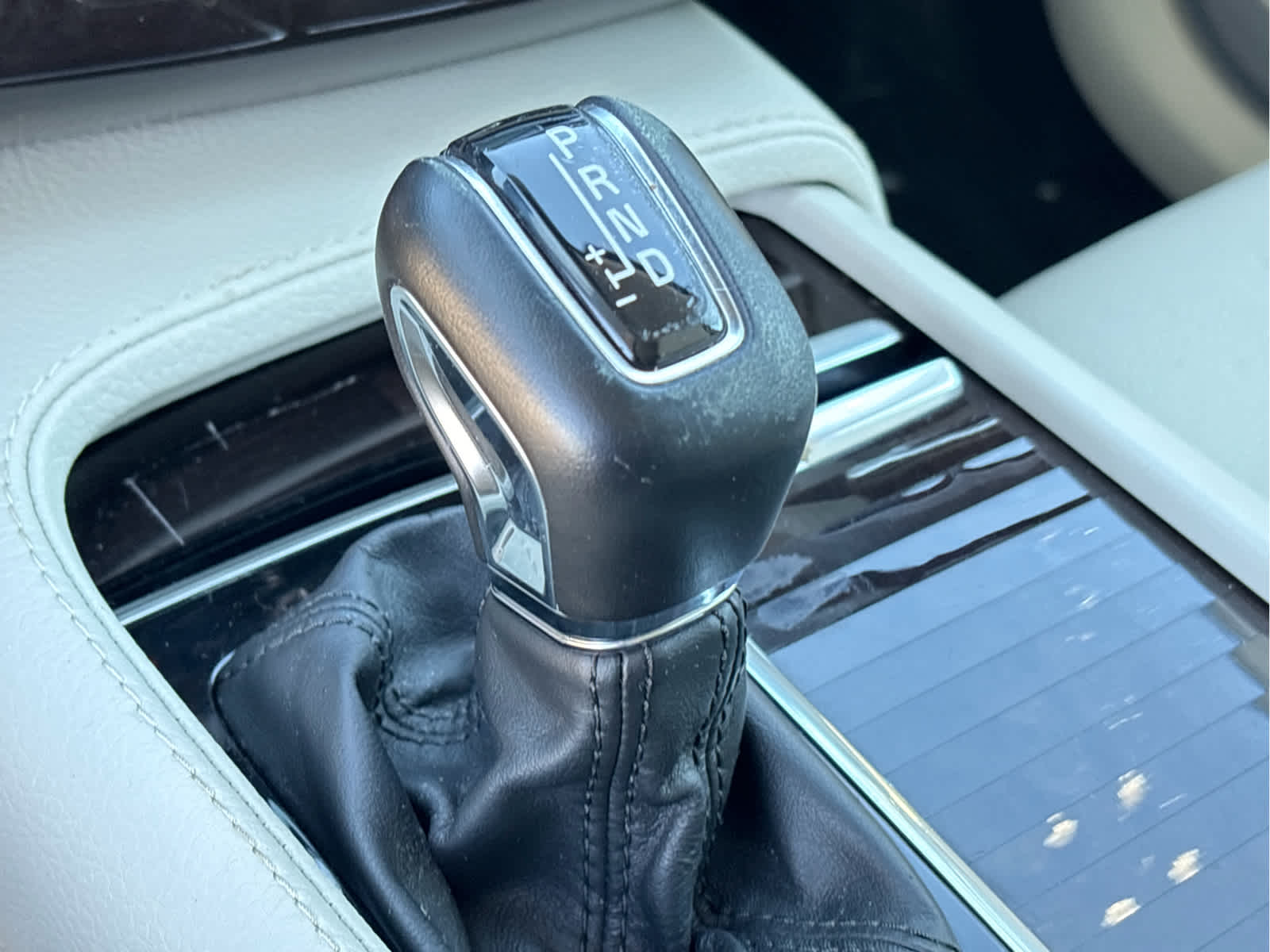 2019 Volvo XC90 Momentum