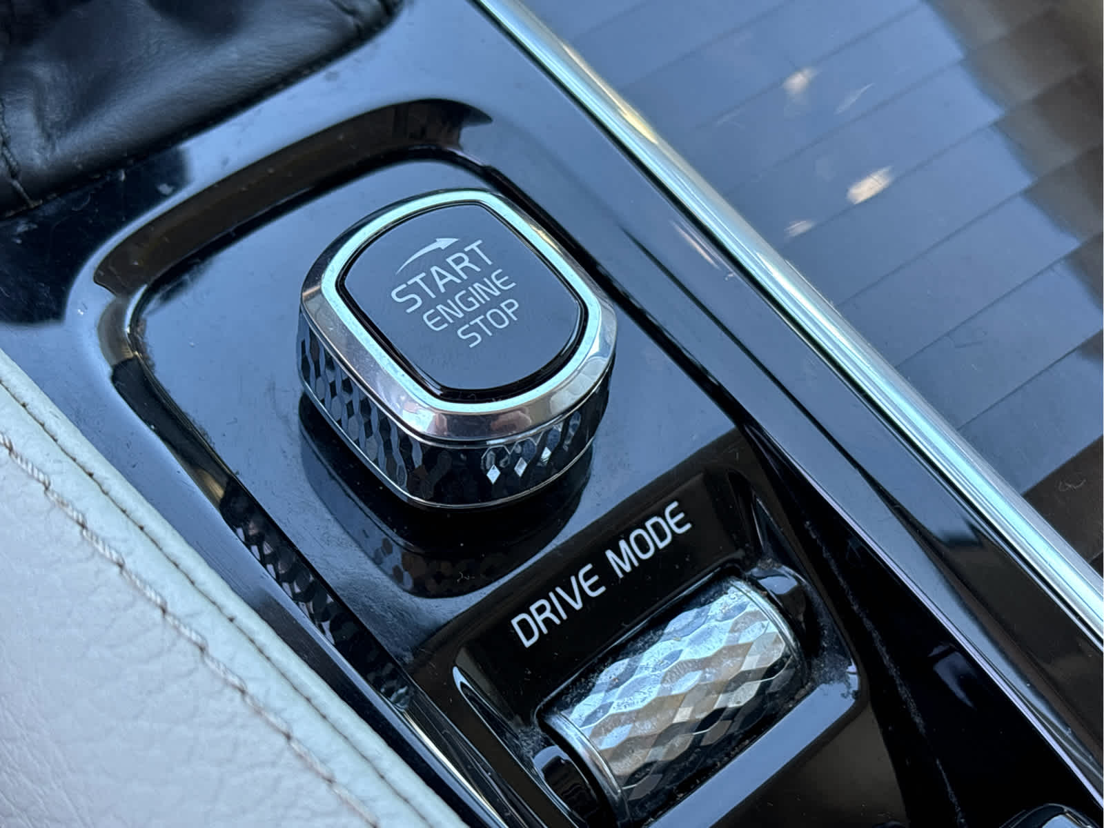 2019 Volvo XC90 Momentum