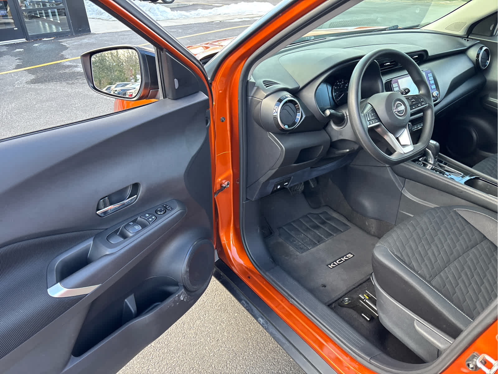 2022 Nissan Kicks SV