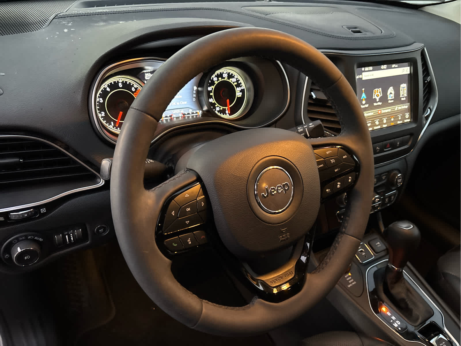 2023 Jeep Cherokee Altitude Lux