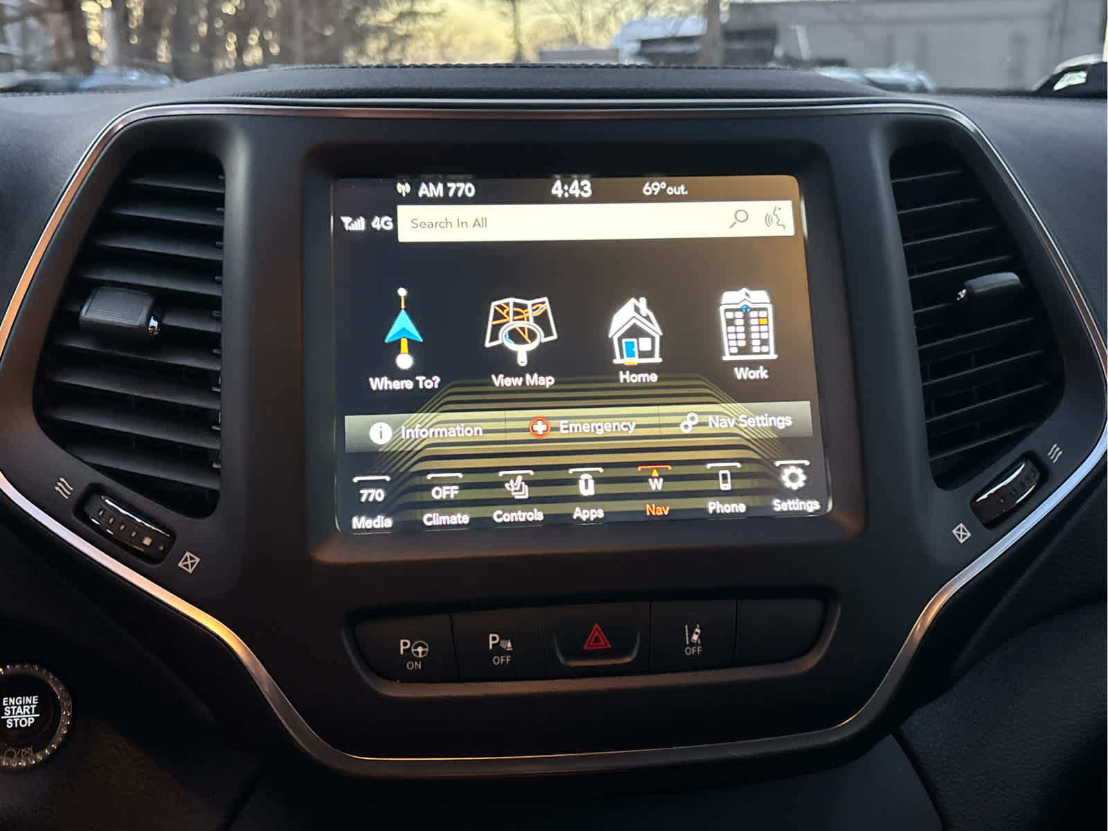 2023 Jeep Cherokee Altitude Lux