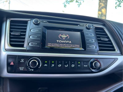 2016 Toyota Highlander LE