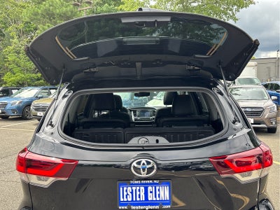 2019 Toyota Highlander SE
