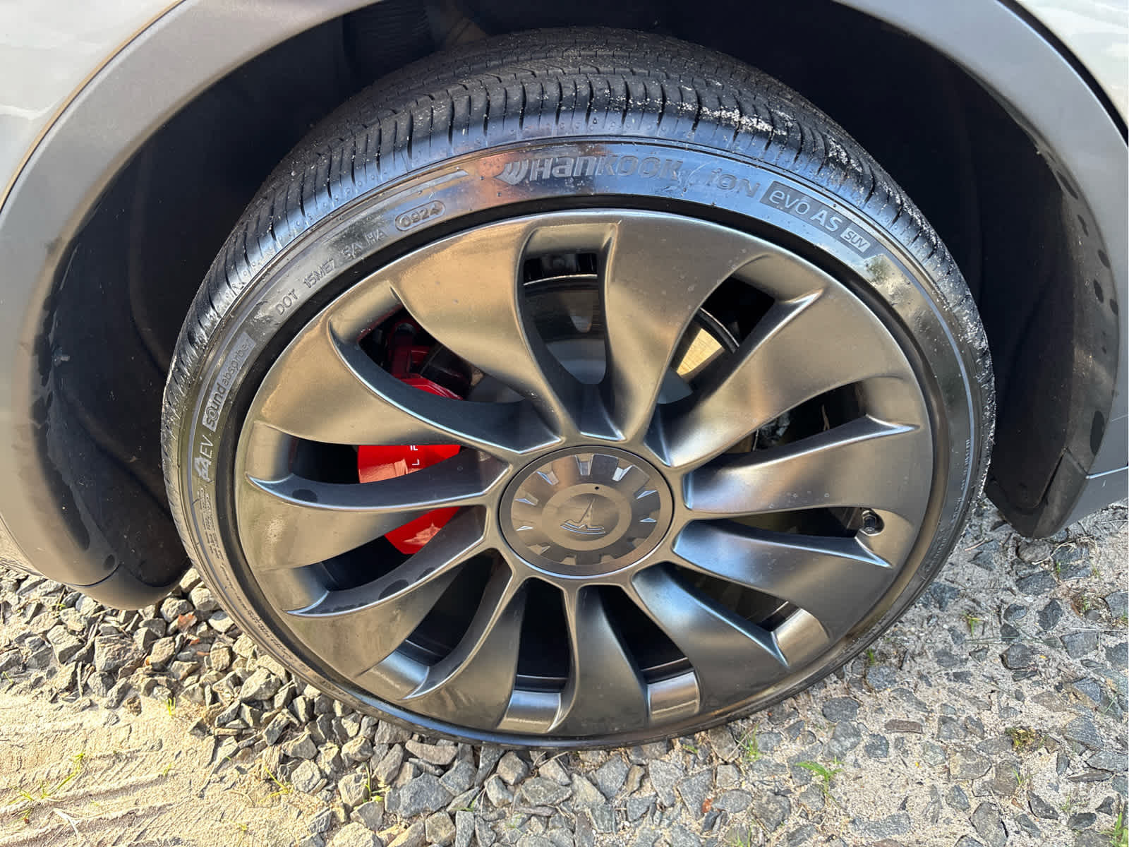2024 Tesla Model Y Performance