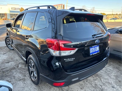2022 Subaru Forester Premium