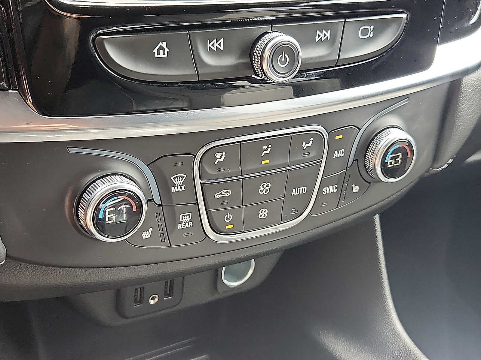2024 Chevrolet Traverse Limited LT Cloth