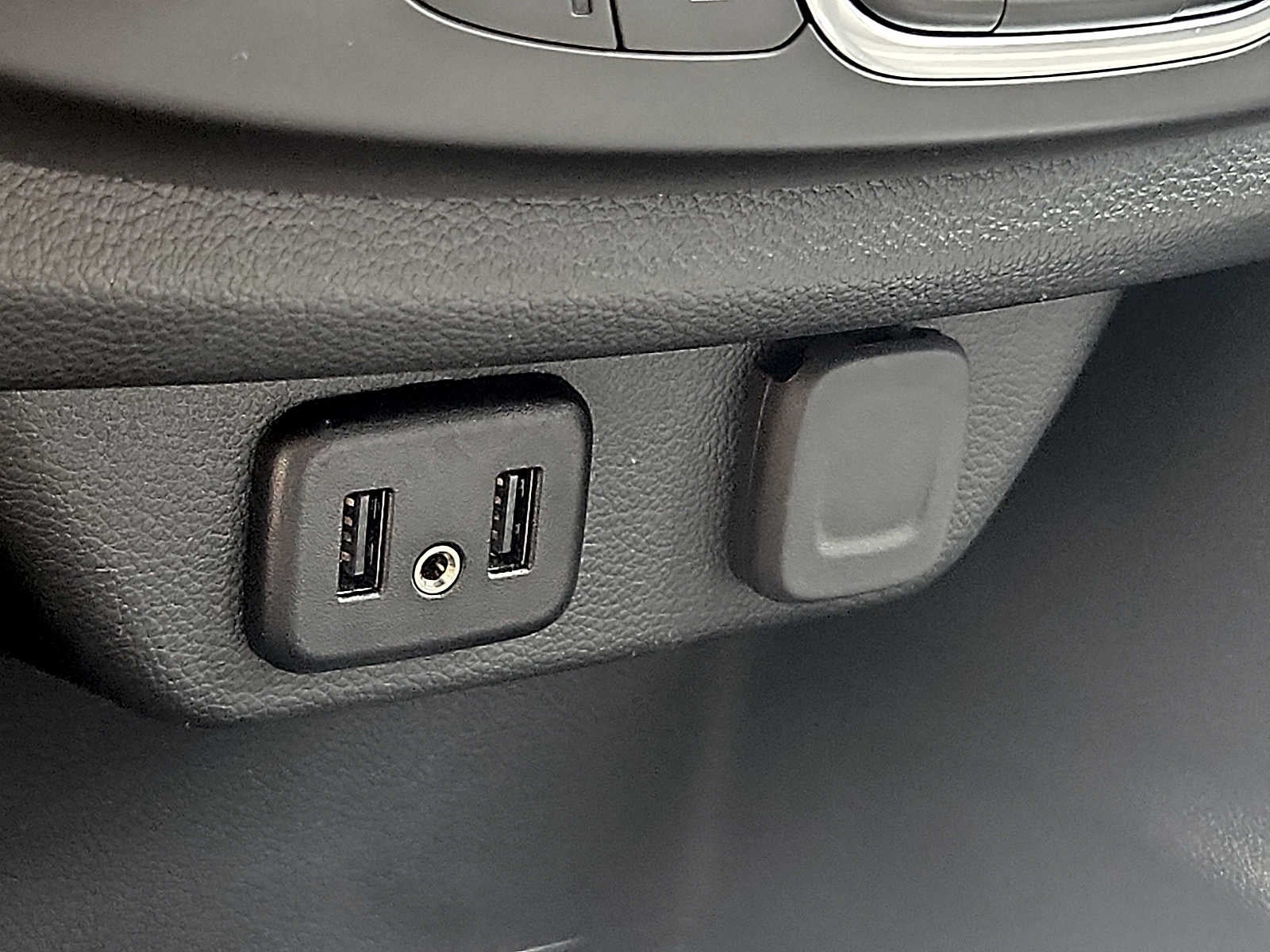2024 Chevrolet Traverse Limited LT Cloth