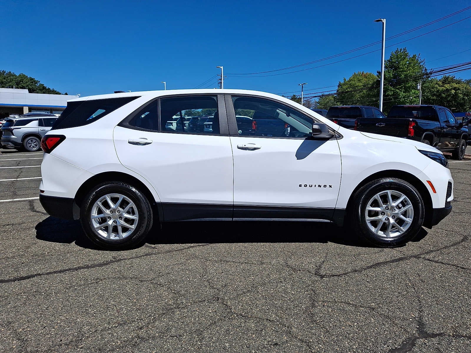2023 Chevrolet Equinox LS