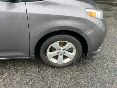 2017 Toyota Sienna LE
