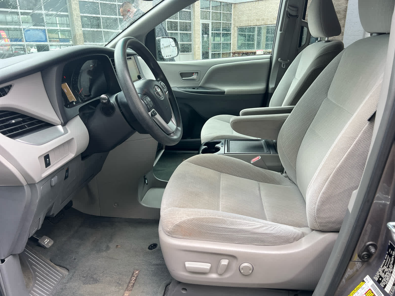 2017 Toyota Sienna LE
