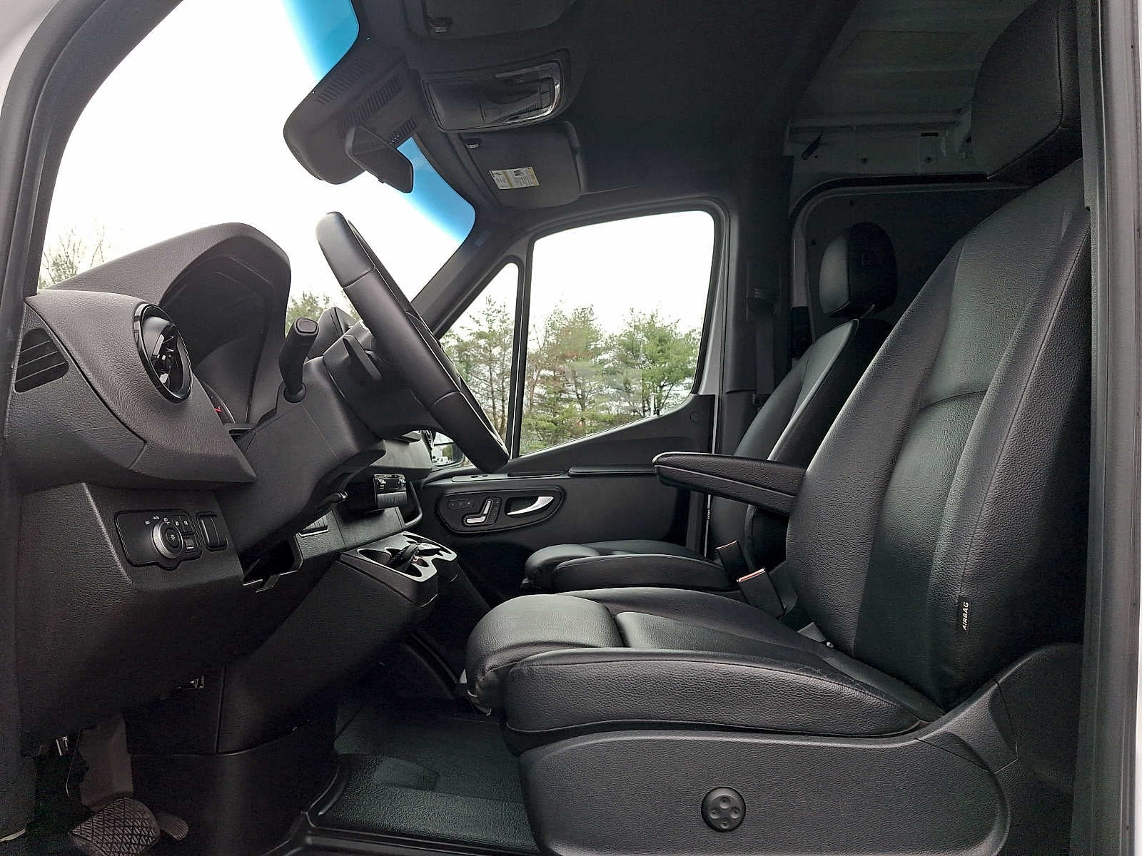 2022 Mercedes-Benz Sprinter Cargo Van 3500XD Standard Roof V6 144" 4WD