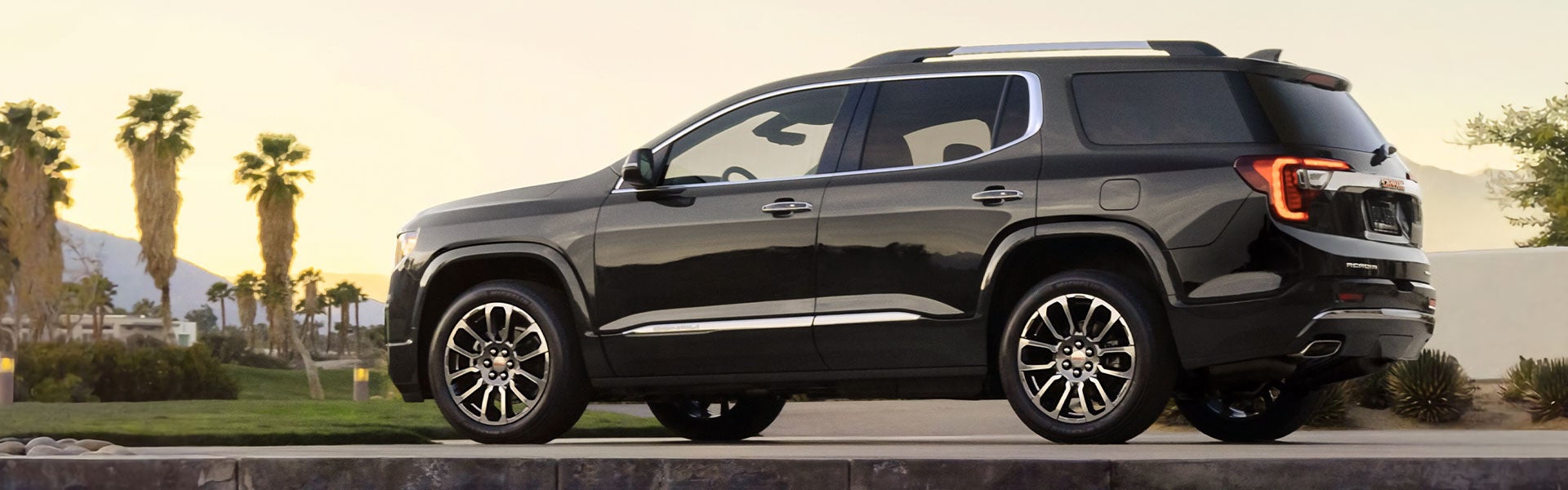 gmc acadia passenger side view